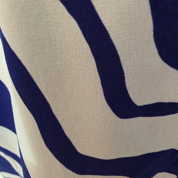 Zenergy by Chico's White and Royal Blue Jacket with zipper at front    T574 - Picture 3 of 11